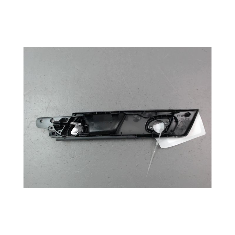 POIGNEE INTERIEURE PORTE AVANT DROIT VOLKSWAGEN PASSAT SW 2005-