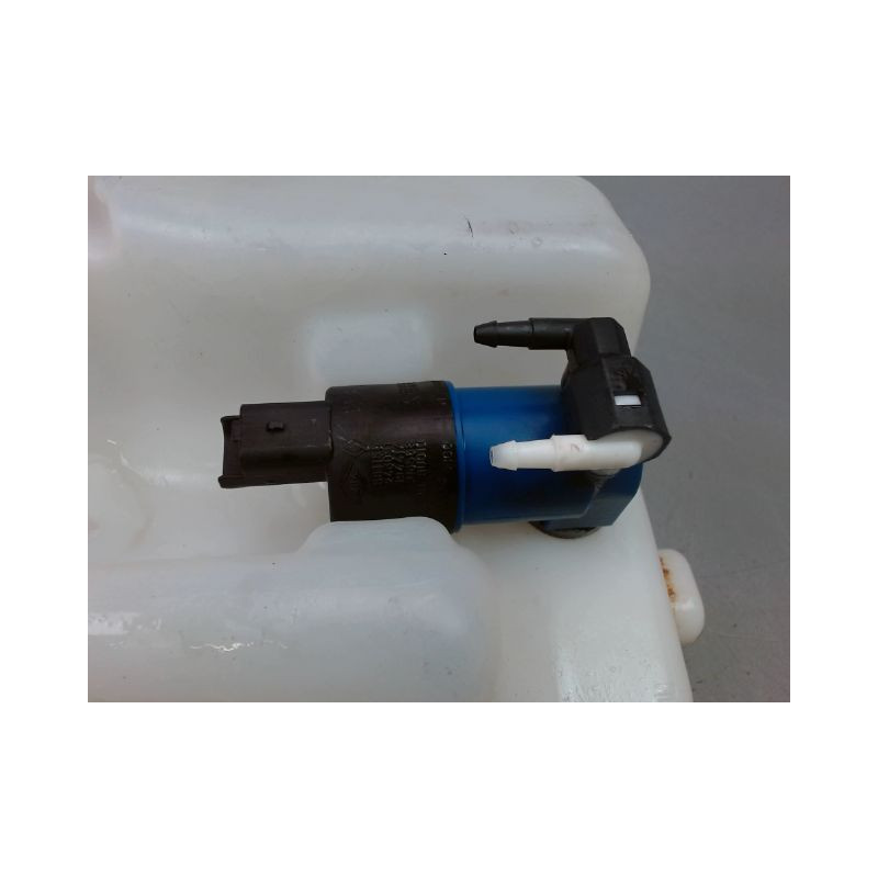 RESERVOIR LAVE-GLACE AVANT RENAULT CLIO III Phase 2 2009-2014