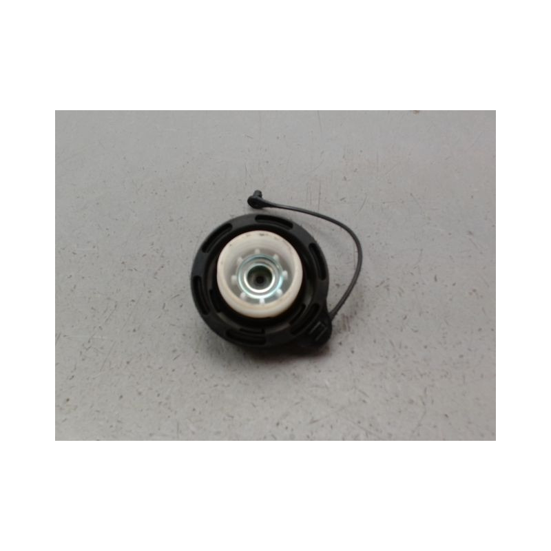 BOUCHON RESERVOIR A CARBURANT KIA CARENS 2002-