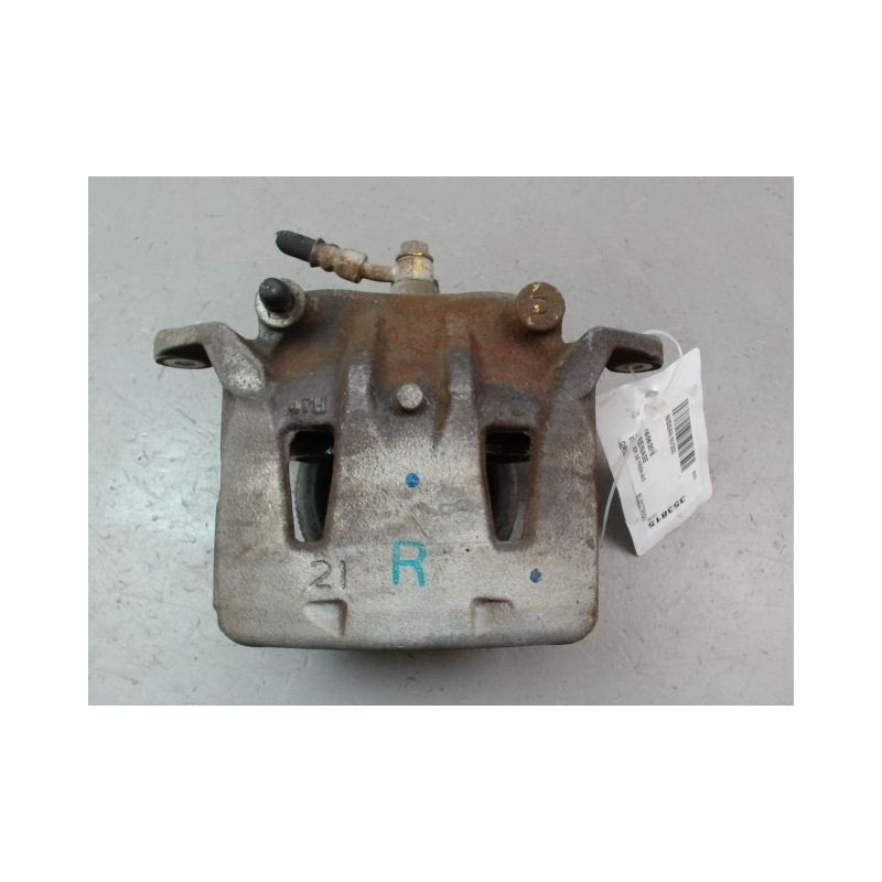 ETRIER DE FREIN AVANT DROIT NISSAN NV200