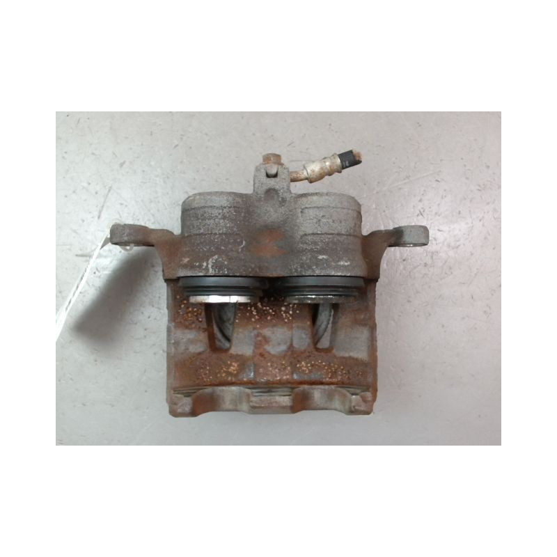 ETRIER DE FREIN AVANT DROIT NISSAN NV200
