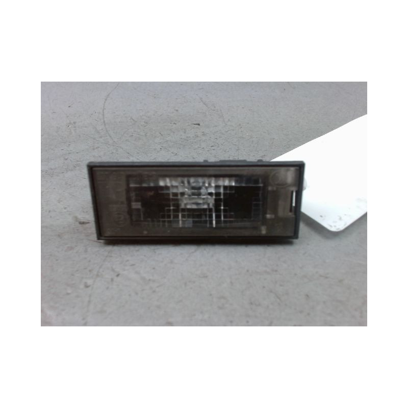 ECLAIREUR PLAQUE DE POLICE DROIT RENAULT TWINGO III 2014-...