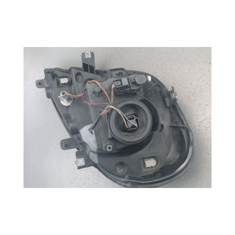 PHARE DROIT OPEL VIVARO