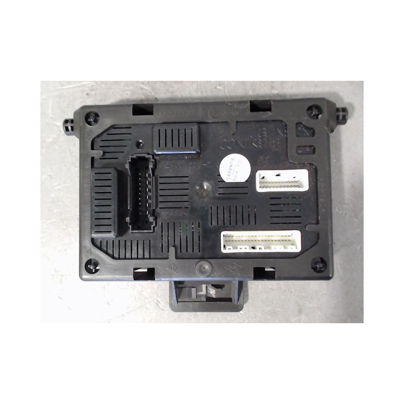 BOITIER GESTION HABITACLE RENAULT MODUS