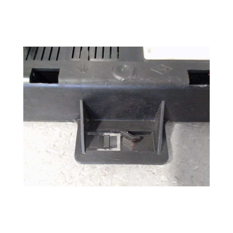 BOITIER GESTION HABITACLE RENAULT MODUS