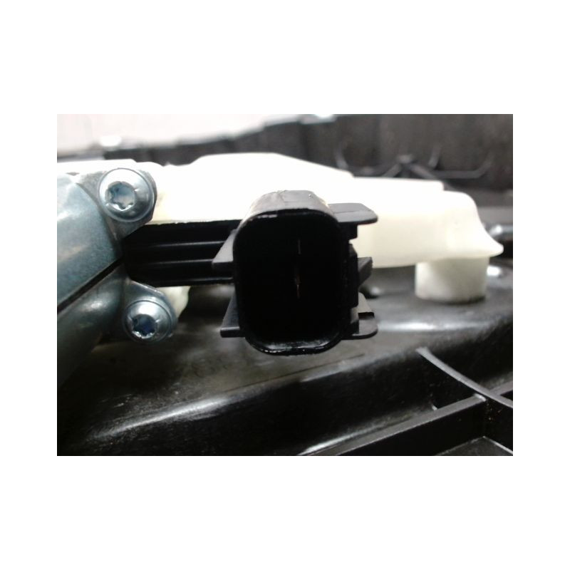 MECANISME+MOTEUR LEVE-GLACE AVANT DROIT FORD PUMA