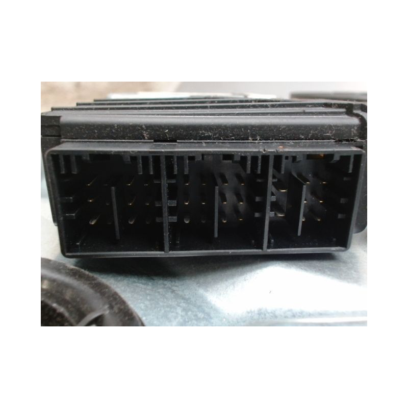 MECANISME+MOTEUR LEVE-GLACE AVANT GAUCHE SEAT IBIZA 2002-2006