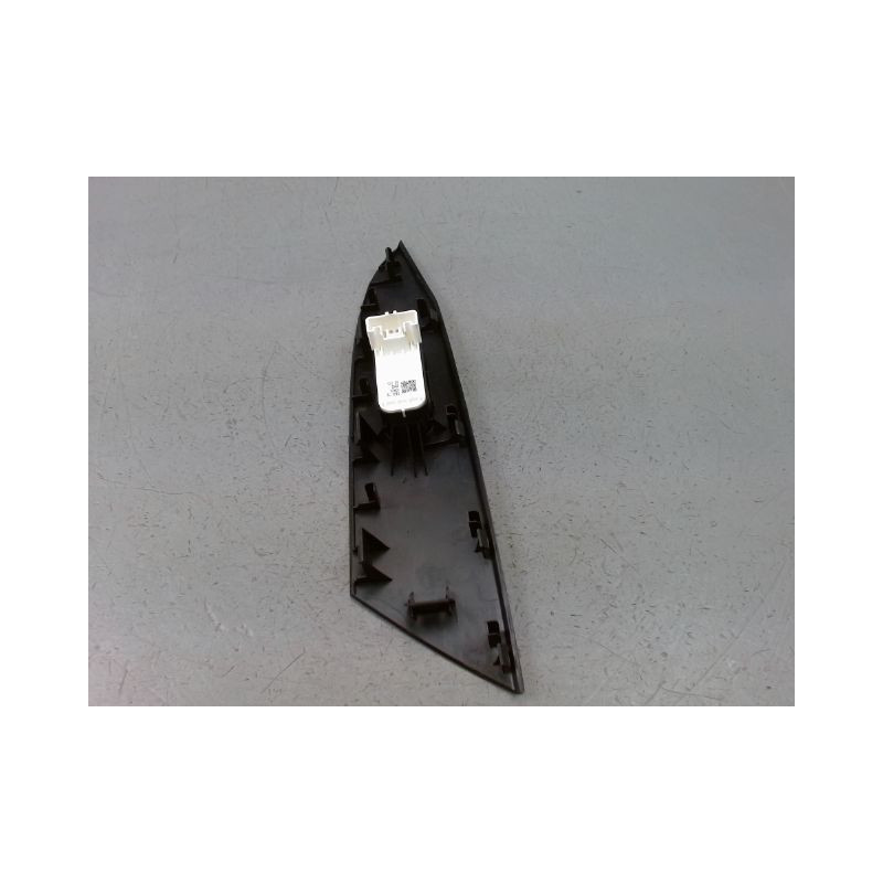 COMMANDE LEVE-GLACE PORTE AVD MAZDA MAZDA 3  5P