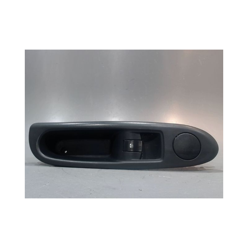 COMMANDE LEVE-GLACE PORTE AVD RENAULT CLIO