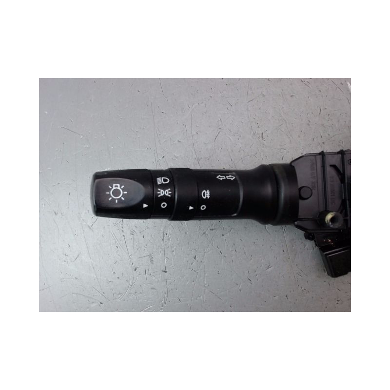COMMANDE ECLAIRAGE HYUNDAI I 20 2009-