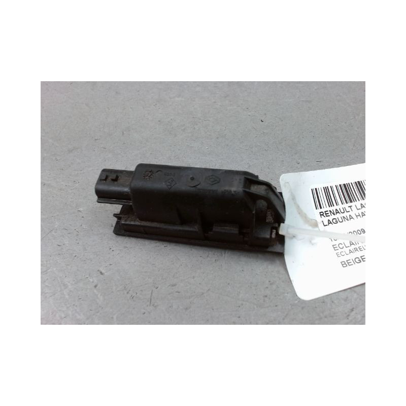ECLAIREUR PLAQUE DE POLICE GAUCHE RENAULT LAGUNA III Phase 1 2007-2010