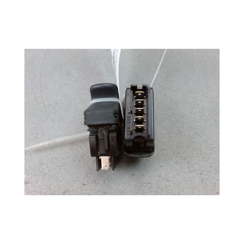 COMMANDE LEVE-GLACE PORTE AVG RENAULT CLIO II Phase 1 1998-2001
