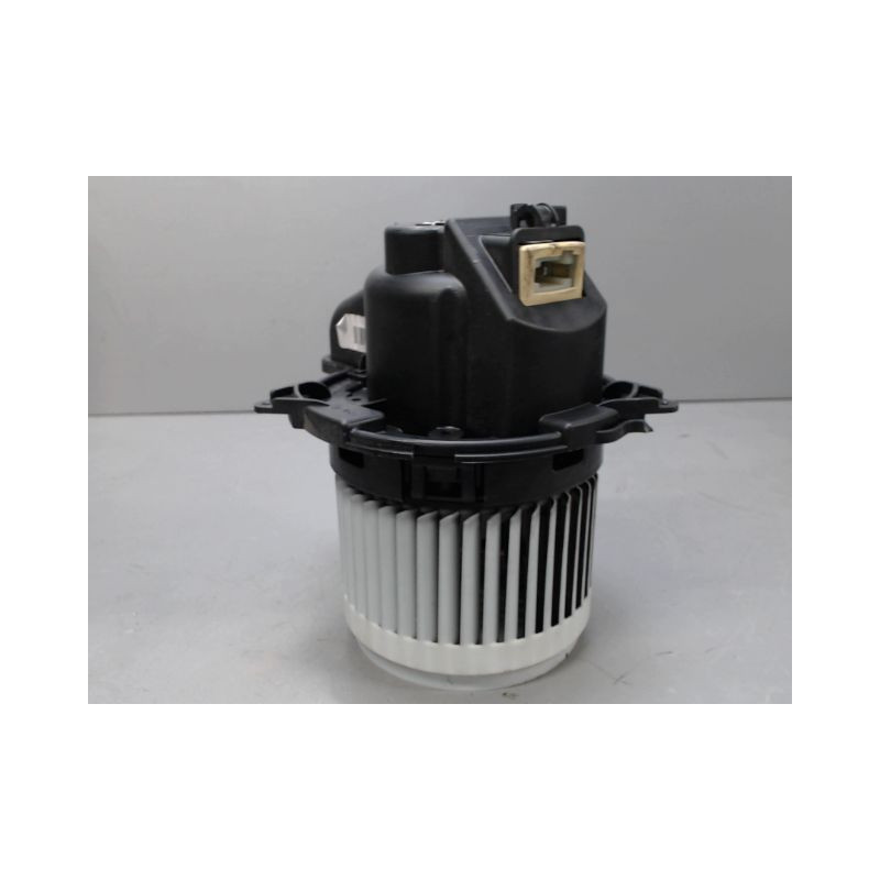 MOTEUR VENTILATEUR CHAUFFAGE DACIA DOKKER