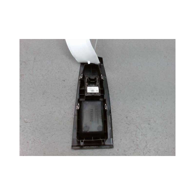 COMMANDE LEVE-GLACE PORTE ARD BMW SERIE 2