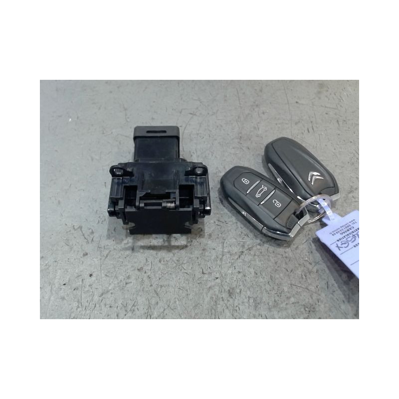 LECTEUR DE CARTE CITROEN C4