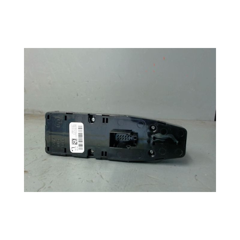 COMMANDE LEVE-GLACE PORTE AVG B.M.W. SERIE 1