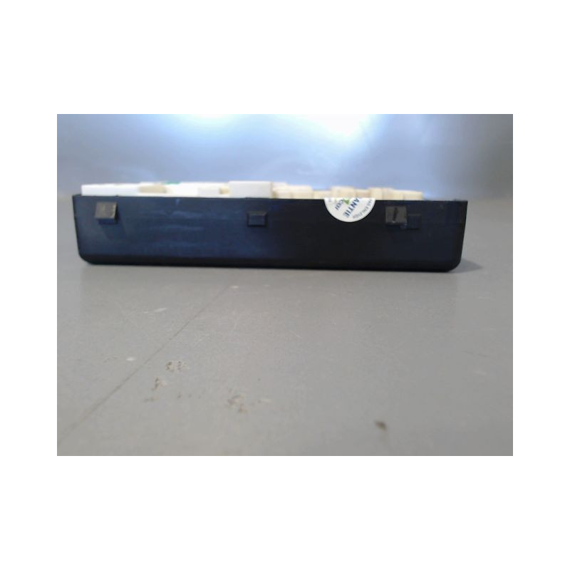 BOITE A FUSIBLES RENAULT MEGANE