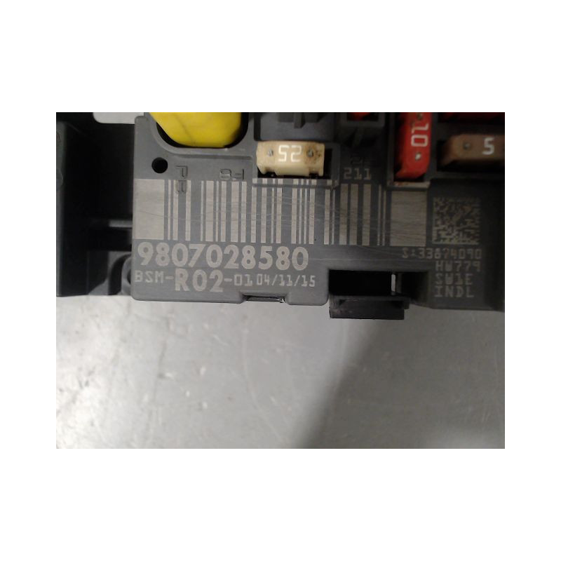BOITE A FUSIBLES PEUGEOT 3008