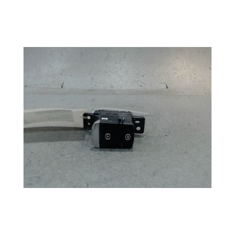 INTERIEUR COMMANDE FREIN A MAIN RENAULT CLIO
