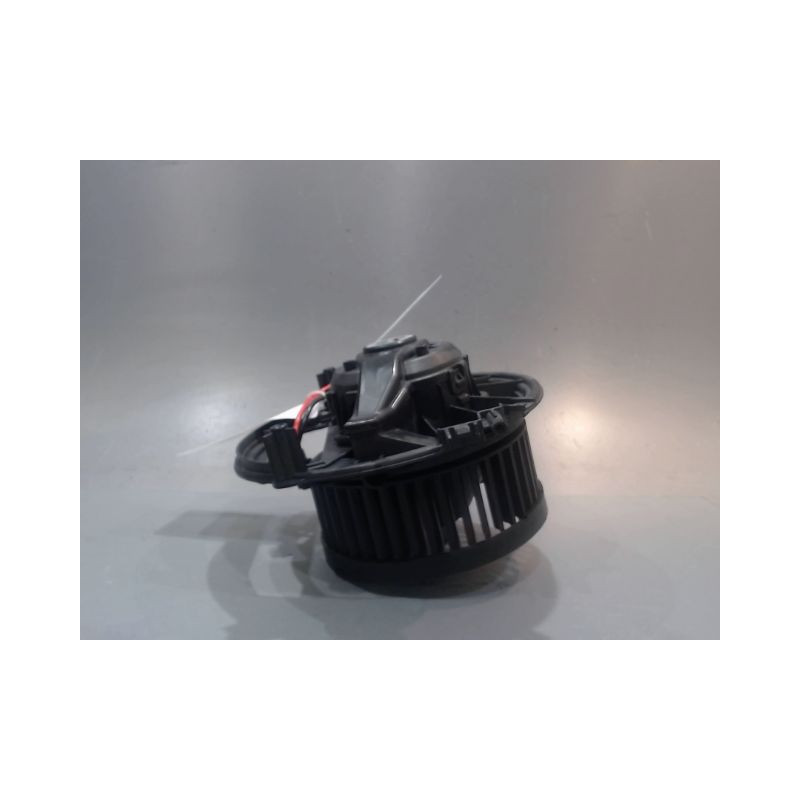 MOTEUR VENTILATEUR CHAUFFAGE VOLKSWAGEN TIGUAN