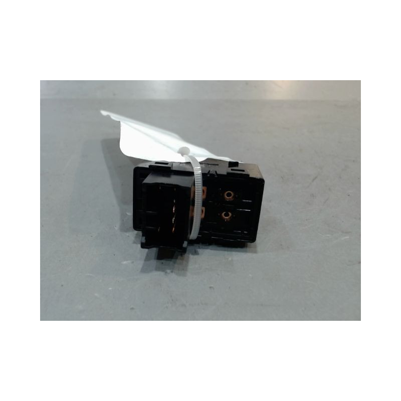 COMMANDE LEVE-GLACE PORTE AVD KIA PICANTO