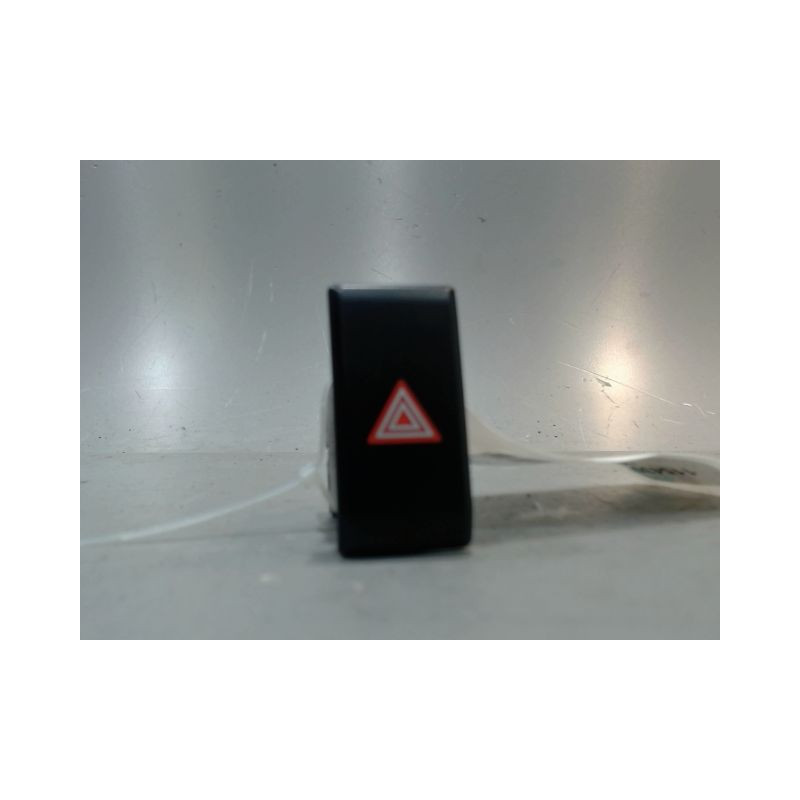 BOUTON DE WARNING KIA PICANTO