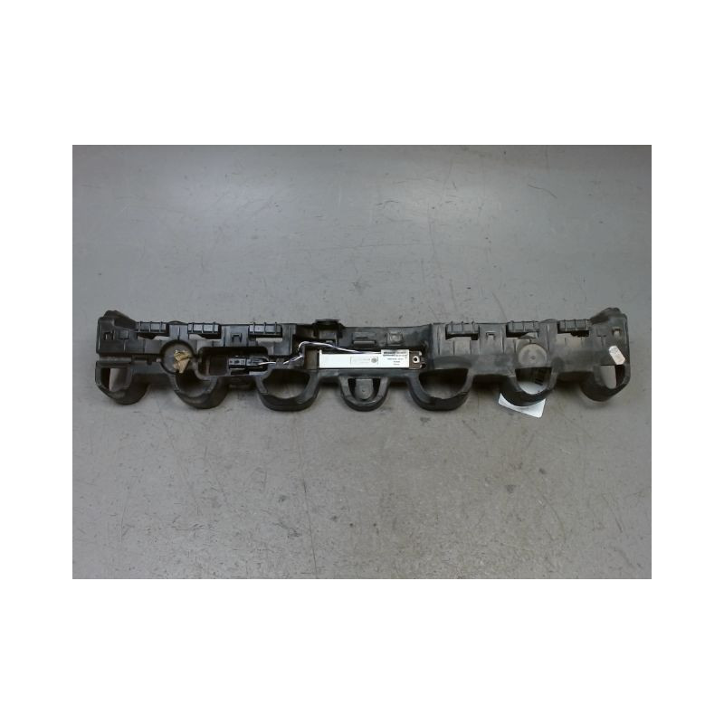 SUPPORT CENTRAL PARE-CHOC ARRIERE  RENAULT CLIO IV 2012-
