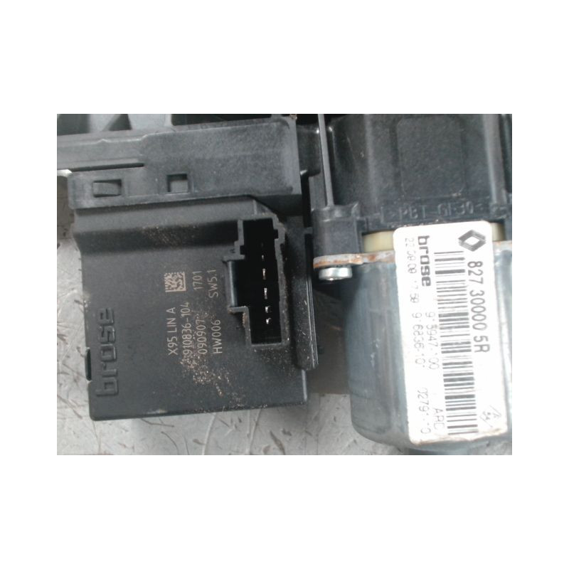 MECANISME+MOTEUR LEVE-GLACE ARRIERE DROIT RENAULT SCENIC III 2009-