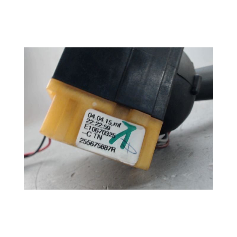 COMMANDE CLIGNOTANT RENAULT CAPTUR