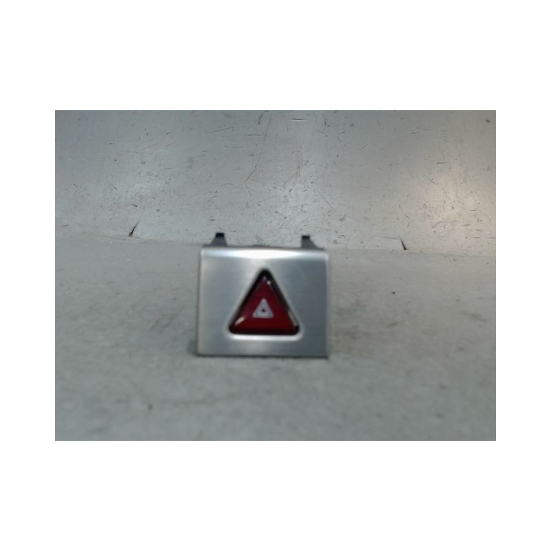 BOUTON DE WARNING VOLKSWAGEN PASSAT