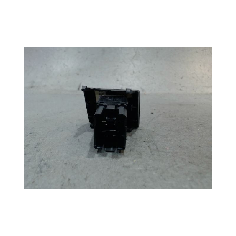 BOUTON DE WARNING VOLKSWAGEN PASSAT