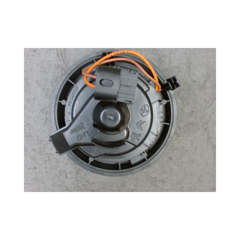 MOTEUR VENTILATEUR CHAUFFAGE TOYOTA AYGO