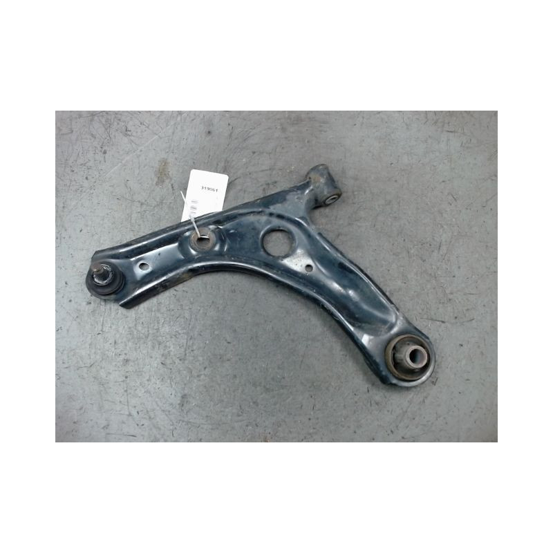 TRIANGLE INFERIEUR AVANT GAUCHE TOYOTA AYGO