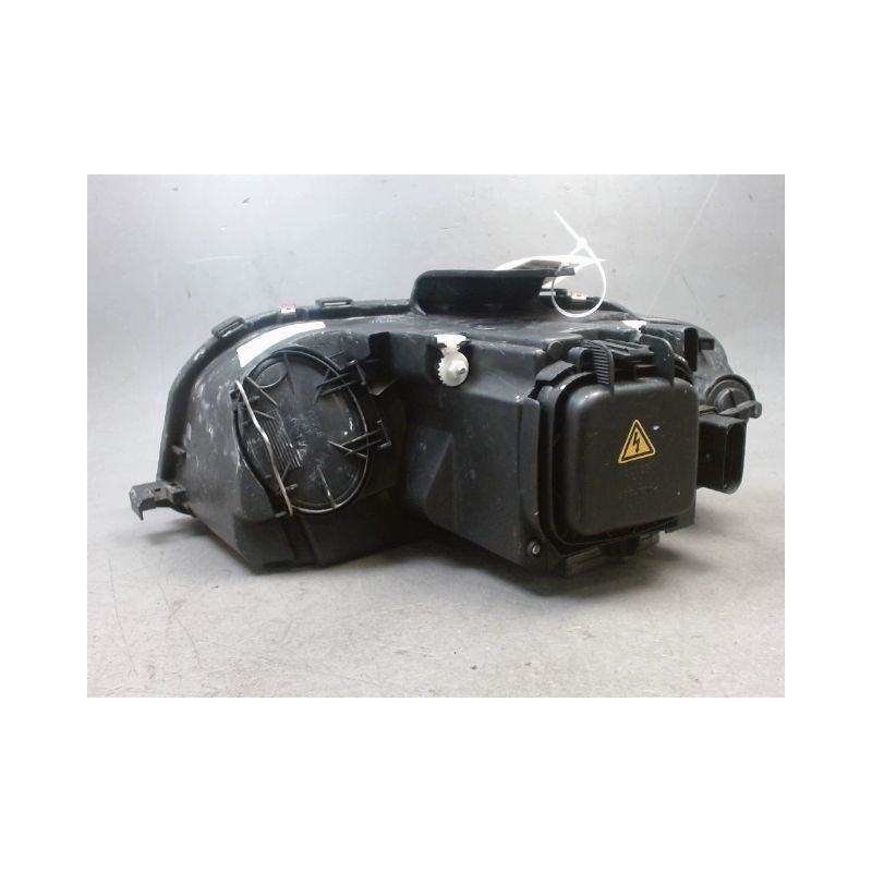 PHARE DROIT AUDI A3 2003-