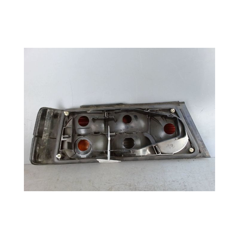 FEU ARRIERE DROIT PEUGEOT 405