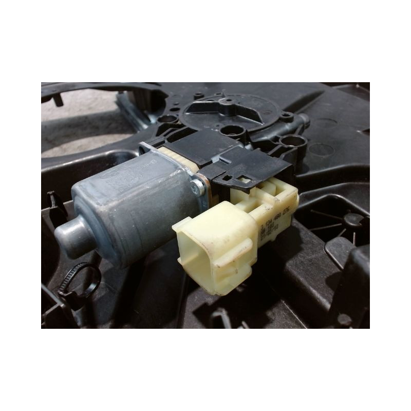 MECANISME+MOTEUR LEVE-GLACE AVANT GAUCHE FORD FIESTA 2010-