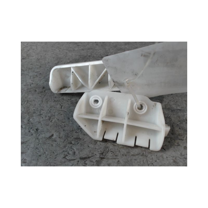 SUPPORT PARE-CHOC ARD NISSAN QHASQAI 2007-
