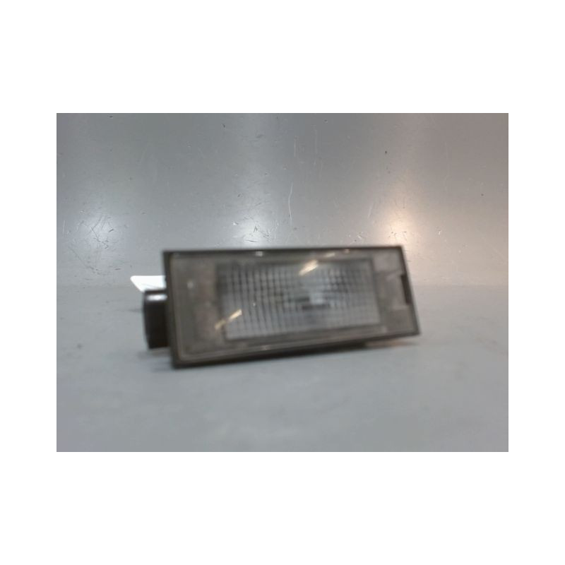 ECLAIREUR PLAQUE DE POLICE DROIT RENAULT MEGANE