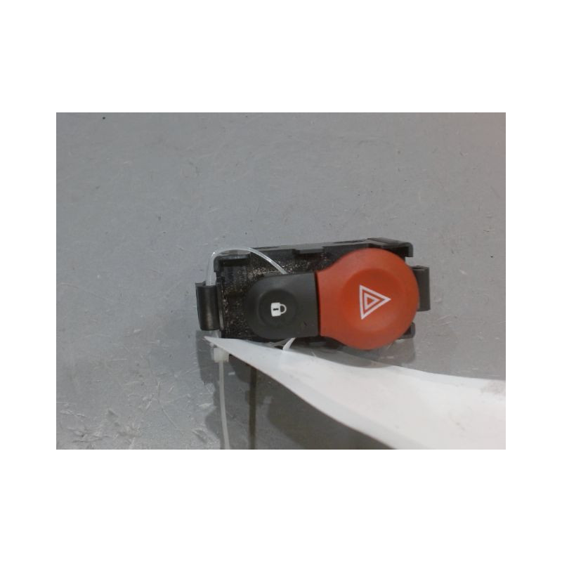 BOUTON DE WARNING RENAULT KANGOO