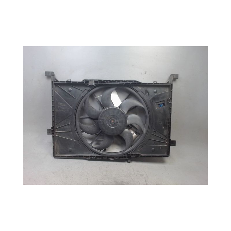 SUPPORT DE VENTILATEUR MERCEDES CLASSE B