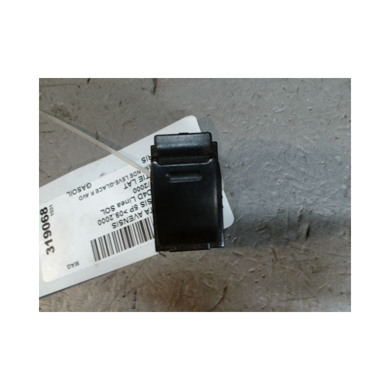 COMMANDE LEVE-GLACE PORTE AVD TOYOTA AVENSIS -2000
