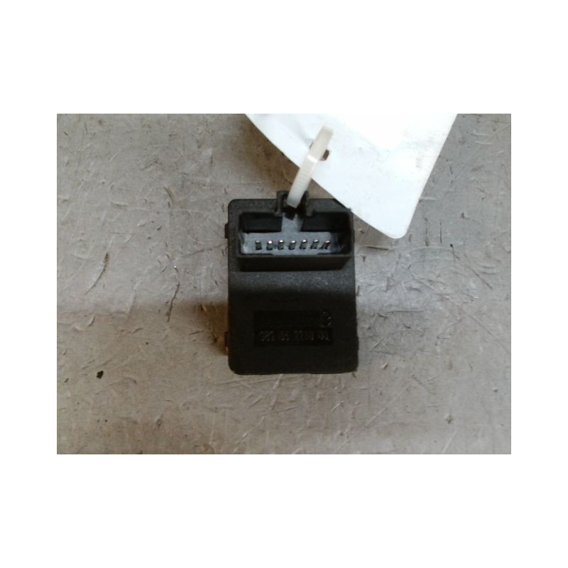 COMMANDE RETROVISSEUR EXTERIEUR ELECTRIQUE TOYOTA AVENSIS -2000