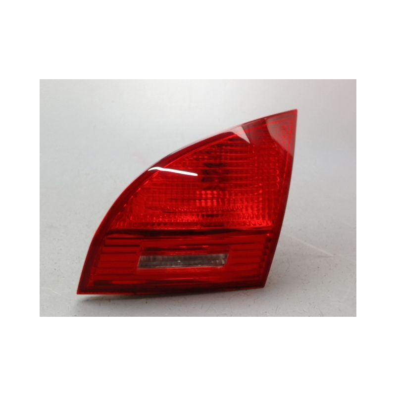 FEU ARRIERE INTERIEUR DROIT KIA VENGA 09-