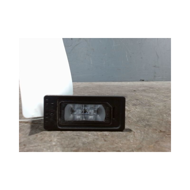 ECLAIREUR PLAQUE DE POLICE DROIT AUDI A3 SPORTBACK