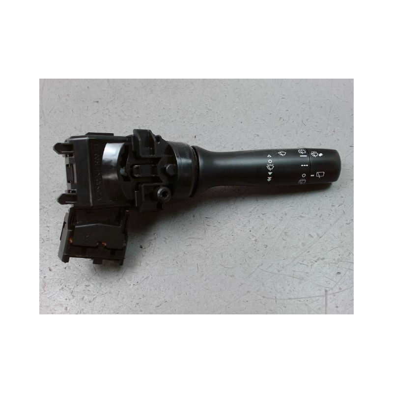 COMMANDE ESSUIE GLACE TOYOTA YARIS 2005-