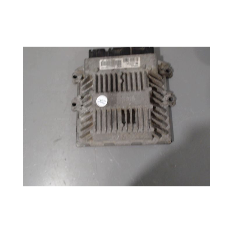 CALCULATEUR MOTEUR CITROEN C8