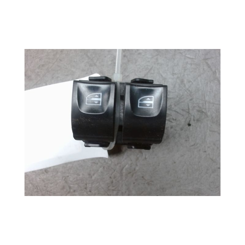 COMMANDE LEVE-GLACE PORTE AVG RENAULT CLIO
