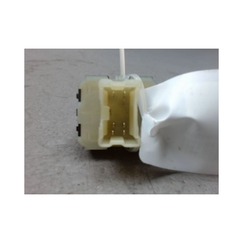 COMMANDE LEVE-GLACE PORTE AVG RENAULT CLIO
