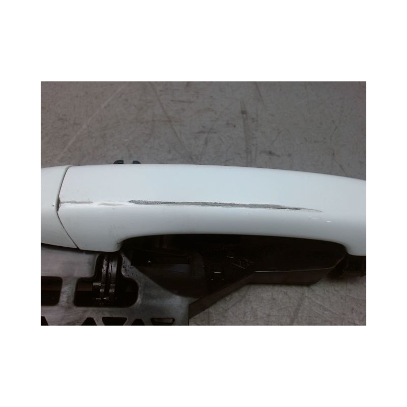 POIGNEE EXTERIEURE PORTE AVANT DROIT RENAULT CLIO