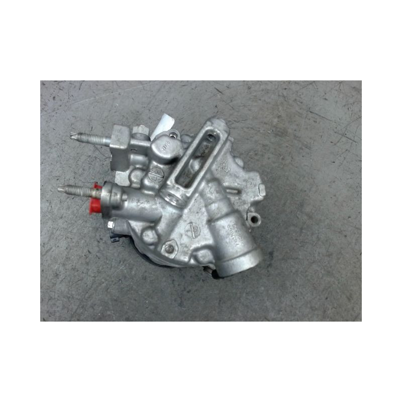 COMPRESSEUR AIR CONDITIONNE FORD FIESTA